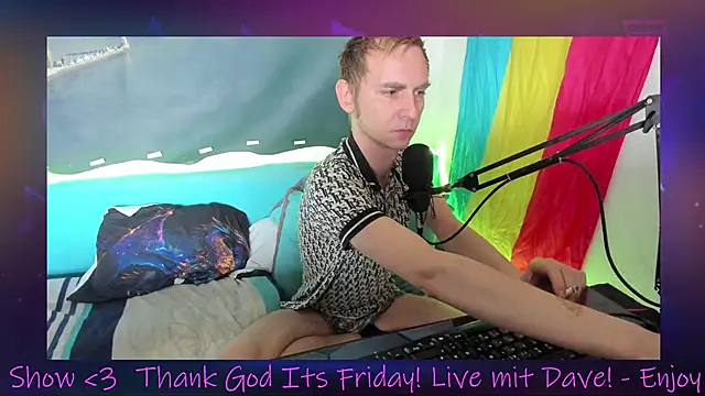Snapshot of DaveLindau chatting on 10/17/25, 12:40 DaveLindau online show from 10/17/25, 12:40
