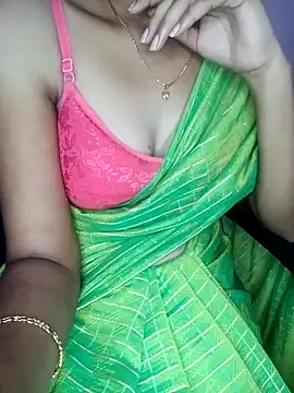 Snapshot of Nidhi_lovely chatting on 10/27/25, 05:03 Nidhi lovely online show from 10/27/25, 05:03