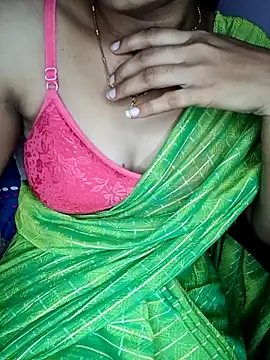 Snapshot of Nidhi_lovely chatting on 10/09/25, 05:02 Nidhi lovely online show from 10/09/25, 05:02
