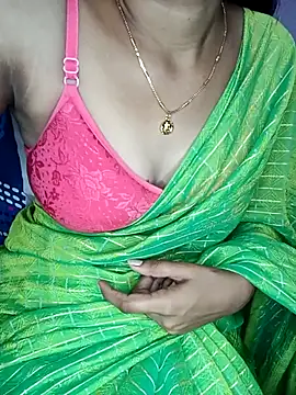 Snapshot of Nidhi_lovely chatting on 10/17/25, 01:53 Nidhi lovely online show from 10/17/25, 01:53