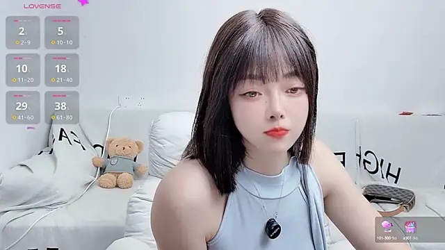 uikyy1 online show from 10/21/25, 12:48