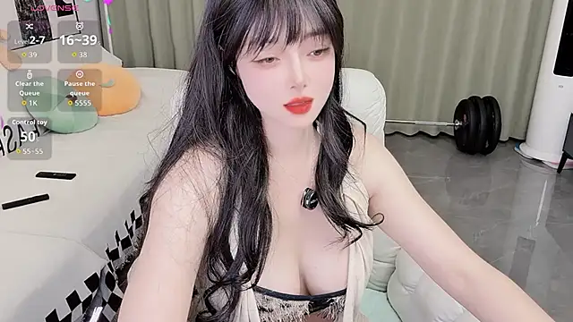 uikyy1 online show from 01/12/26, 02:57