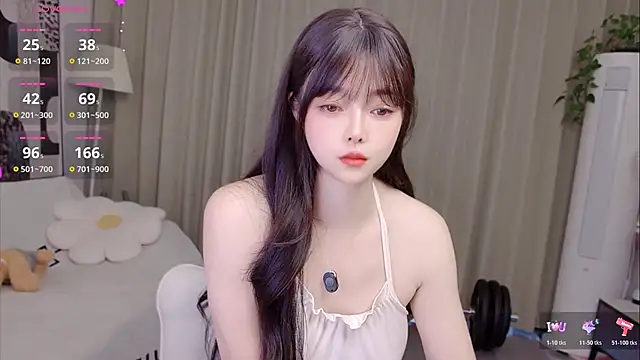 Snapshot of uikyy1 chatting on 06/14/26, 06:47 uikyy1 online show from 06/14/26, 06:47