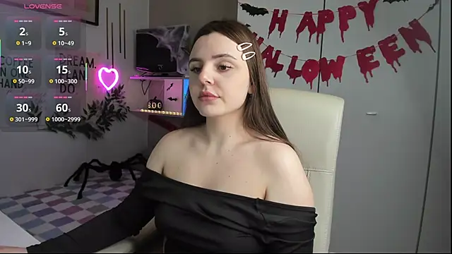 LiaWoow online show from 10/26/25, 08:04