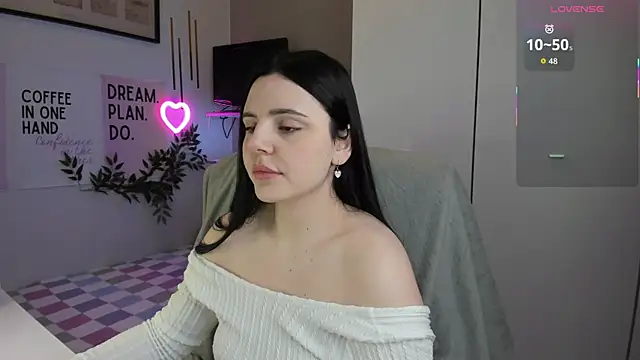 LiaWoow online show from 11/14/25, 07:34