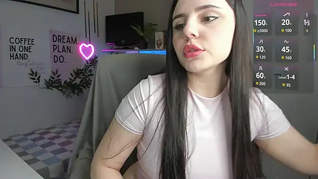 LiaWoow online show from 12/14/25, 02:44