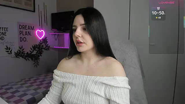 LiaWoow online show from 11/11/25, 02:34