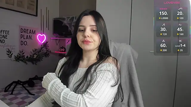 LiaWoow online show from 11/10/25, 08:19