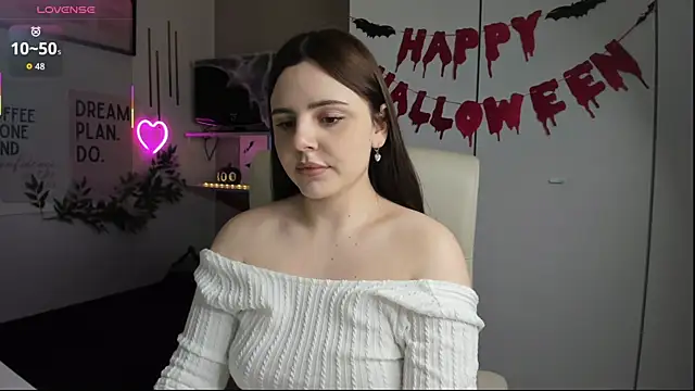 LiaWoow online show from 11/01/25, 02:22