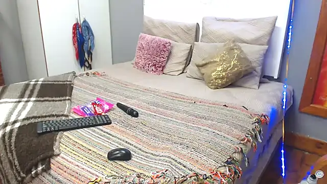 Kay-Tee online show from 04/17/26, 07:28