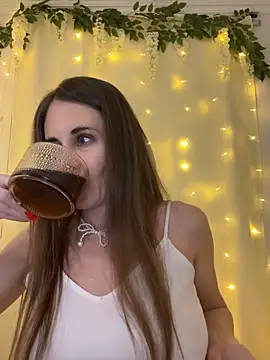 LucieMack online show from 04/01/26, 06:38