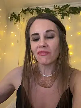 LucieMack online show from 04/18/26, 07:51