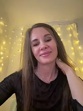 Snapshot of LucieMack chatting on 02/23/26, 06:19 LucieMack online show from 02/23/26, 06:19