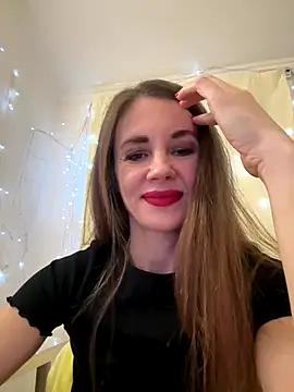 LucieMack online show from 12/14/25, 02:44