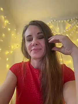 Snapshot of LucieMack chatting on 02/02/26, 09:47 LucieMack online show from 02/02/26, 09:47