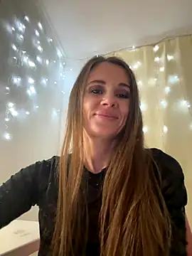 LucieMack online show from 10/13/25, 08:21