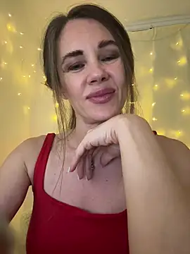 Snapshot of LucieMack chatting on 07/12/26, 05:03 LucieMack online show from 07/12/26, 05:03