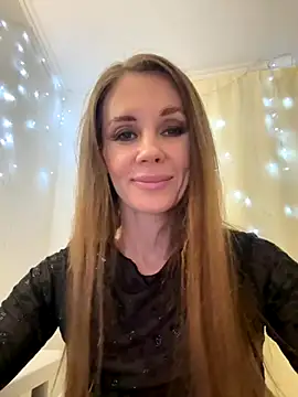 LucieMack online show from 10/27/25, 07:59