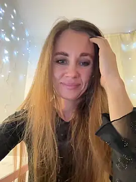 LucieMack online show from 10/15/25, 06:16