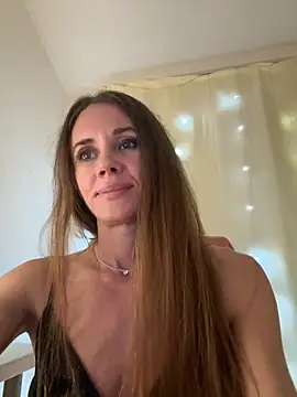 LucieMack online show from 09/18/25, 05:16