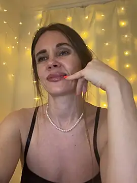 LucieMack online show from 05/22/26, 04:05