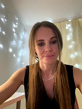 LucieMack online show from 09/30/25, 07:09