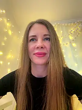 Snapshot of LucieMack chatting on 01/16/26, 05:33 LucieMack online show from 01/16/26, 05:33