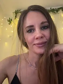 Snapshot of LucieMack chatting on 02/27/26, 05:13 LucieMack online show from 02/27/26, 05:13