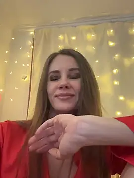 Snapshot of LucieMack chatting on 02/19/26, 05:54 LucieMack online show from 02/19/26, 05:54