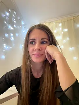 LucieMack online show from 10/20/25, 08:20