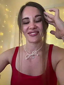 Snapshot of LucieMack chatting on 07/06/26, 03:36 LucieMack online show from 07/06/26, 03:36
