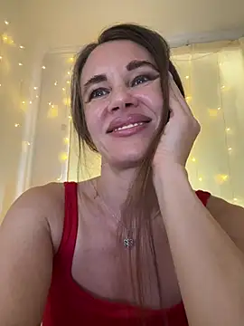 Snapshot of LucieMack chatting on 07/07/26, 12:20 LucieMack online show from 07/07/26, 12:20