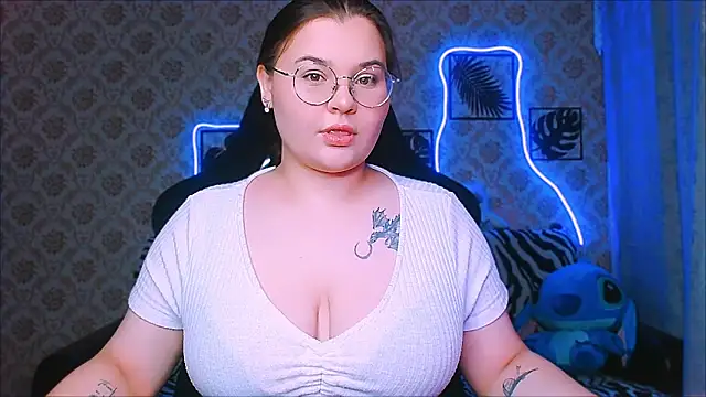 InLoveWithLife26 online show from 11/19/25, 04:18