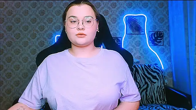 InLoveWithLife26 online show from 12/15/25, 08:14