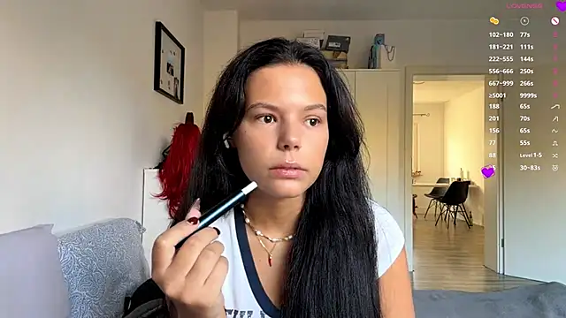 Snapshot of MaydaCornwall chatting on 10/30/25, 08:01 MaydaCornwall online show from 10/30/25, 08:01