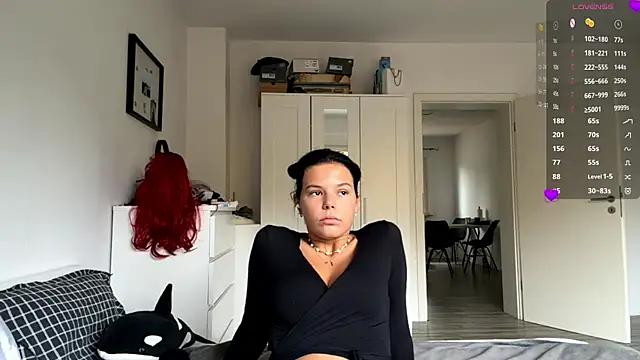 Snapshot of MaydaCornwall chatting on 10/22/25, 07:08 MaydaCornwall online show from 10/22/25, 07:08