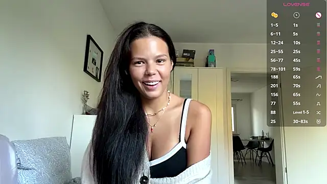 Snapshot of MaydaCornwall chatting on 10/01/25, 07:13 MaydaCornwall online show from 10/01/25, 07:13