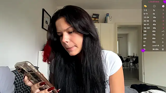 Snapshot of MaydaCornwall chatting on 10/24/25, 07:07 MaydaCornwall online show from 10/24/25, 07:07