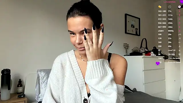 Snapshot of MaydaCornwall chatting on 12/16/25, 08:07 MaydaCornwall online show from 12/16/25, 08:07