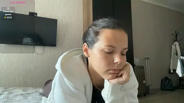 Snapshot of MaydaCornwall chatting on 09/22/25, 05:02 MaydaCornwall online show from 09/22/25, 05:02