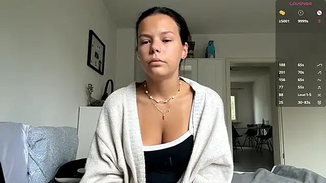 Snapshot of MaydaCornwall chatting on 09/30/25, 07:03 MaydaCornwall online show from 09/30/25, 07:03