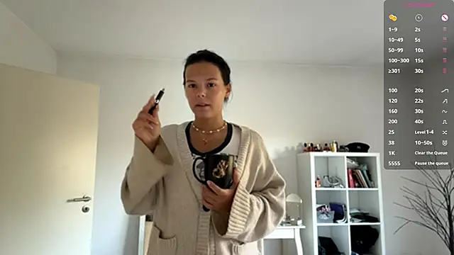 Snapshot of MaydaCornwall chatting on 09/26/25, 07:04 MaydaCornwall online show from 09/26/25, 07:04