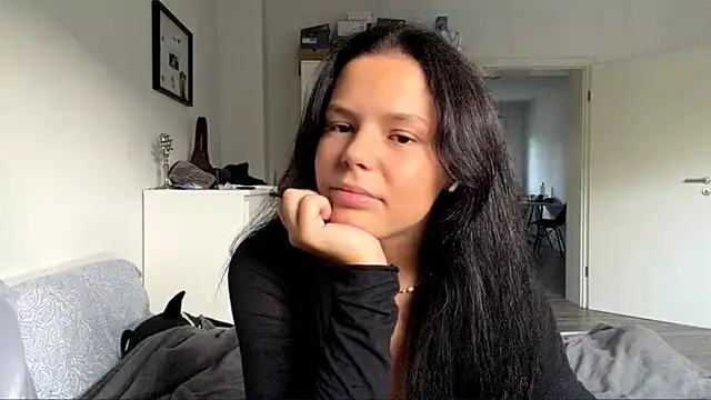 Snapshot of MaydaCornwall chatting on 11/02/25, 03:06 MaydaCornwall online show from 11/02/25, 03:06