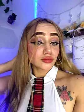 Snapshot of Sara_Sophia420 chatting on 10/02/25, 12:14 Sara Sophia420 online show from 10/02/25, 12:14