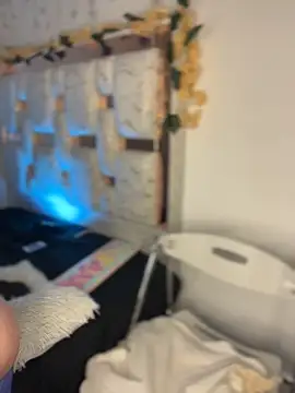 Snapshot of Sara_Sophia420 chatting on 02/19/26, 05:15 Sara Sophia420 online show from 02/19/26, 05:15