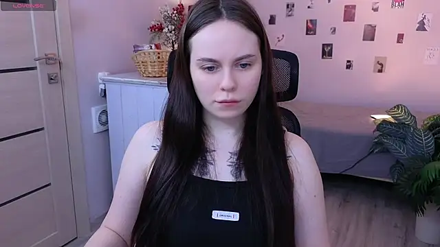 Alice Moondark online show from 03/18/26, 05:32