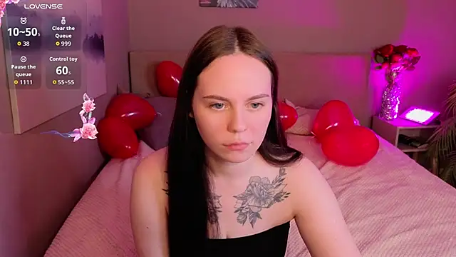 Snapshot of Alice_Moondark chatting on 02/13/26, 08:42 Alice Moondark online show from 02/13/26, 08:42