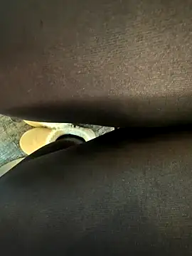 HiddenHoneyLDN online show from 10/04/25, 09:00