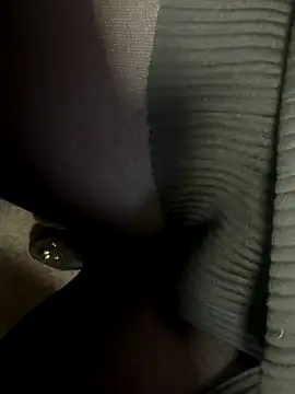 HiddenHoneyLDN online show from 11/04/25, 02:32