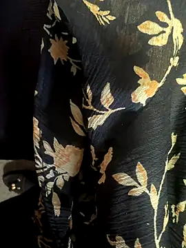 HiddenHoneyLDN online show from 12/05/25, 10:03